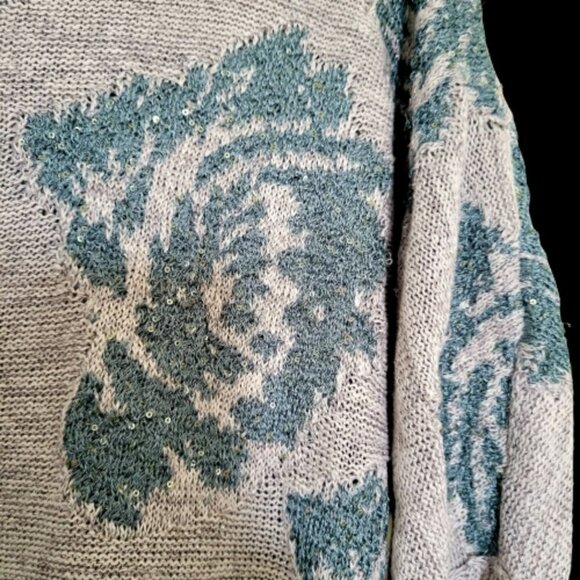 Nic+zoé  Nwot short  dolmam sleeve, Metallic thread an sequins on the flowers - Picture 4 of 5